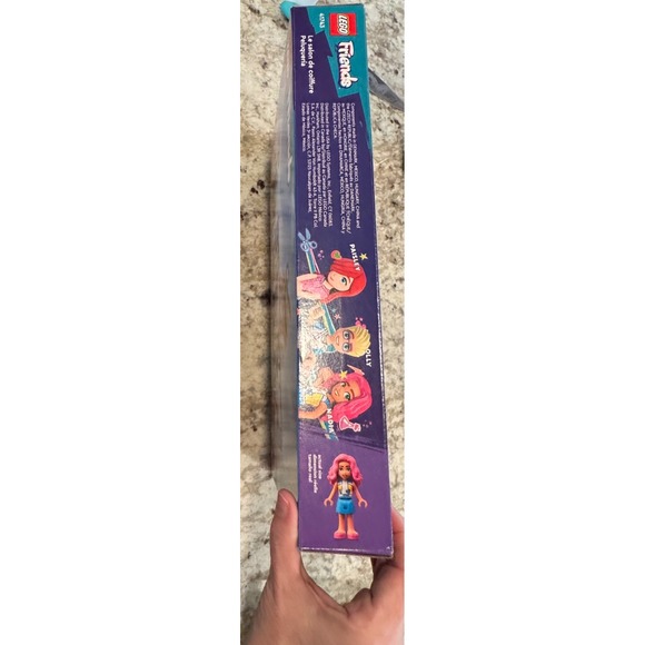 LEGO Friends Hair Salon 41743 Building Set 401 Pieces Paisley Olly Nadia NEW - Picture 5 of 6